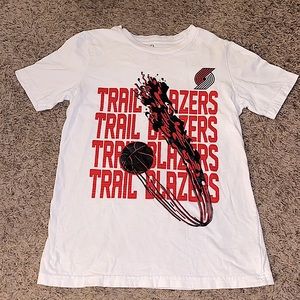 🦄3 FOR $15! NBA blazers t-shirt